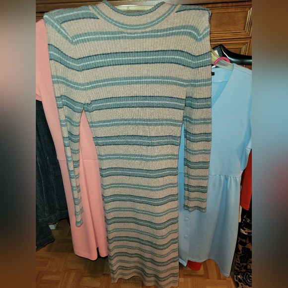 Stripped dress - Picture 1 of 2